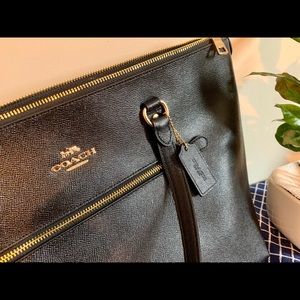 coach crossing leather gallery tote